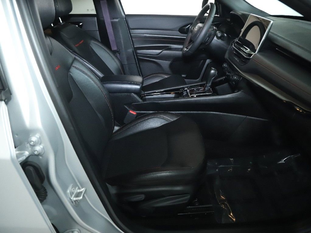 Used 2025 Jeep Compass Trailhawk image 34