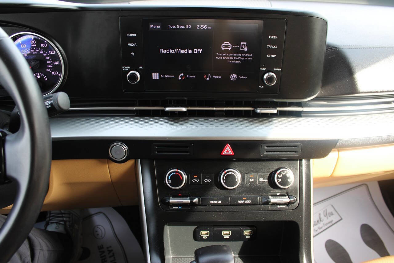 Used 2023 Kia Carnival LX image 16