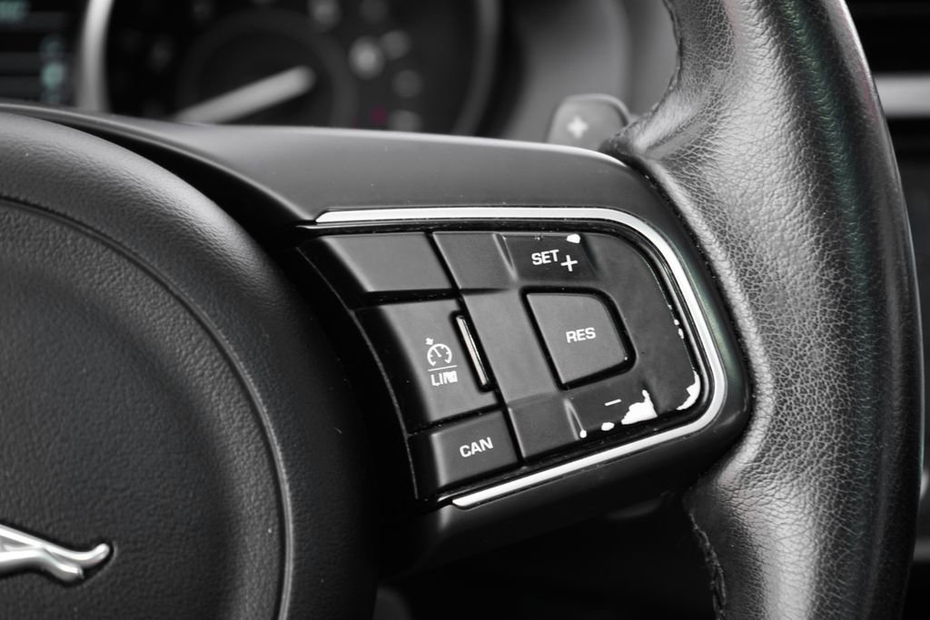Used 2017 Jaguar XE image 23