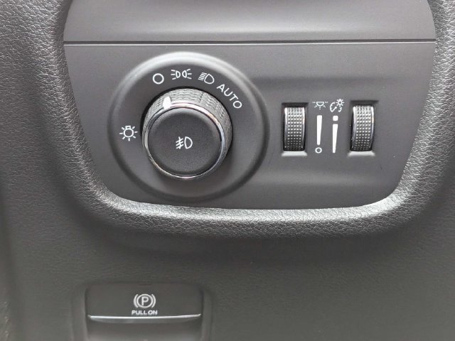 New 2027 Jeep Grand Cherokee L Limited w/ Limited Altitude Package AWD/4WD image 30