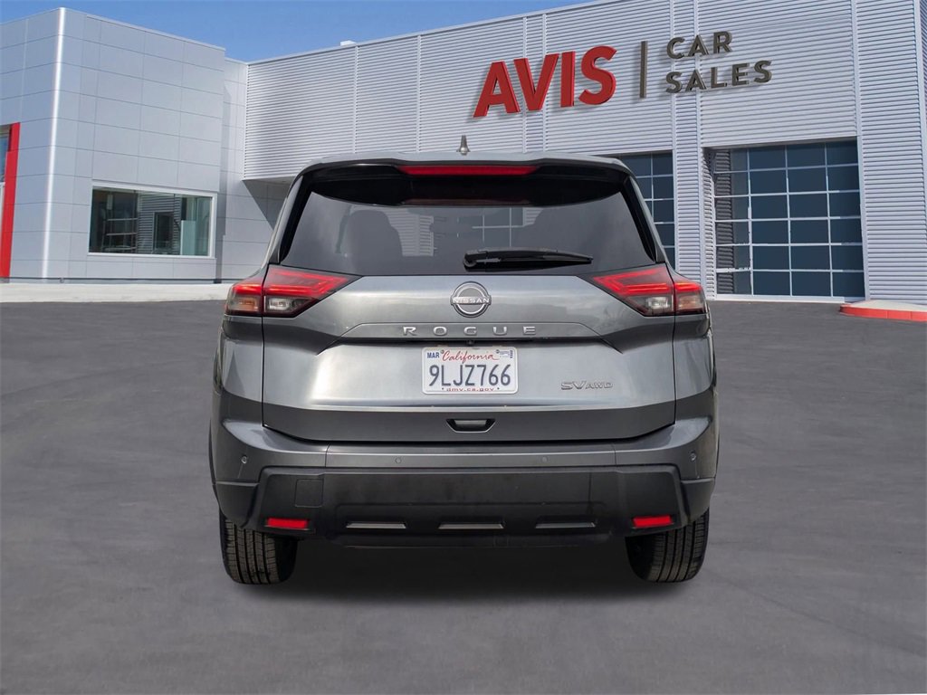 Used 2024 Nissan Rogue SV image 7
