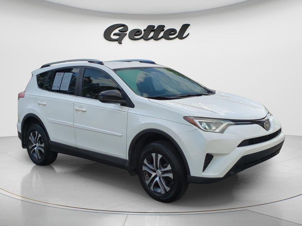 Used 2017 Toyota RAV4 LE image 10