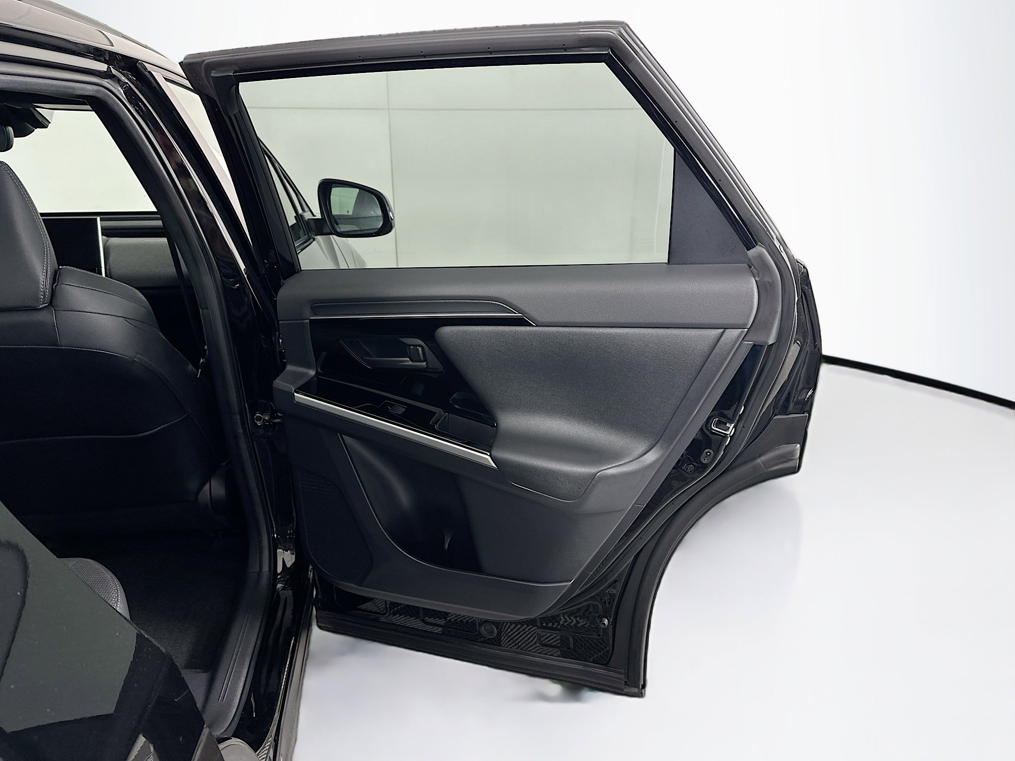 Used 2023 Toyota bZ4X XLE w/ Weather Package image 30