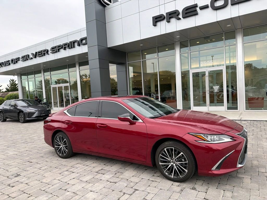 Used 2025 Lexus ES 300h w/ Premium Package FWD image 5
