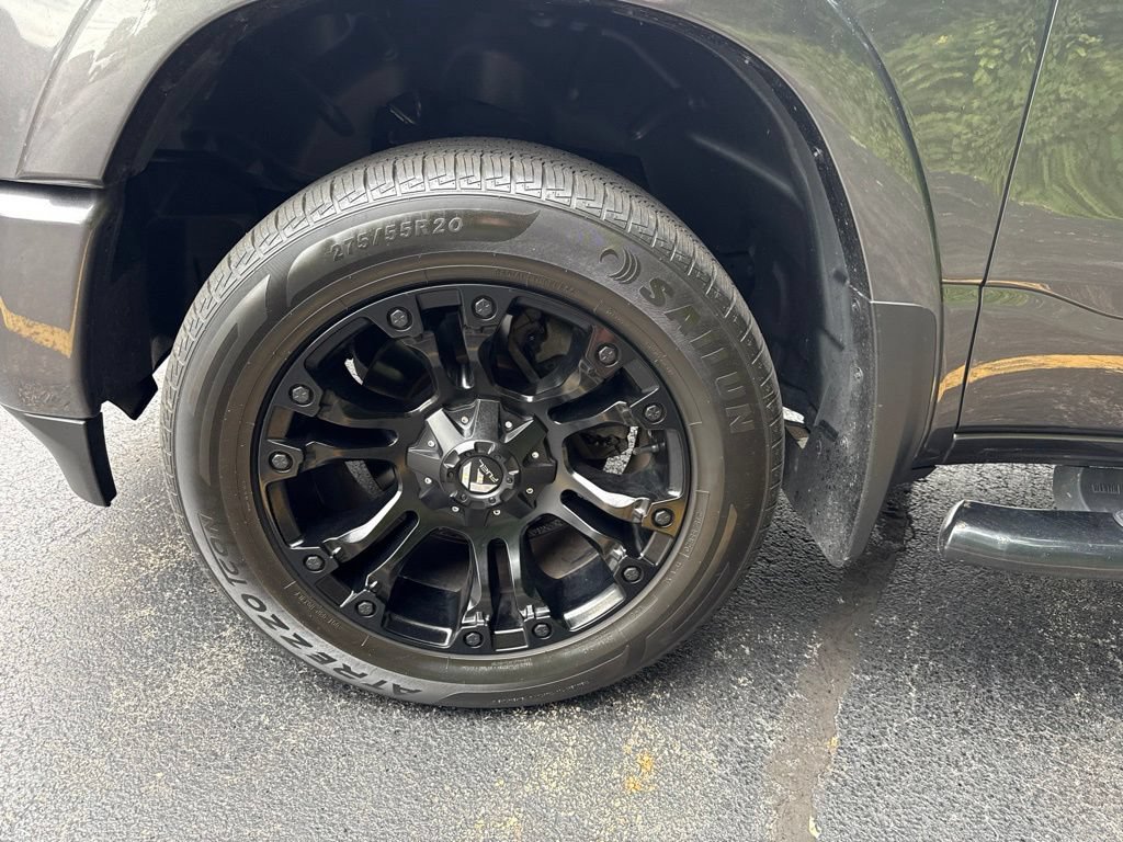 Used 2019 RAM 1500 Laramie AWD/4WD image 11
