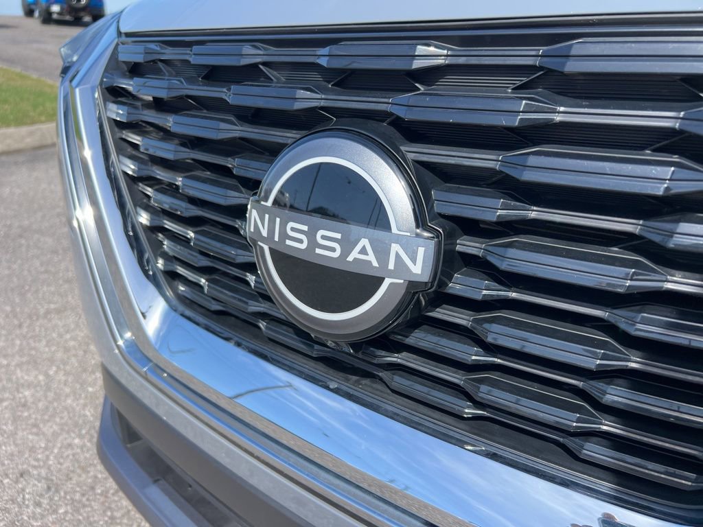 Used 2023 Nissan Rogue SL AWD/4WD image 11