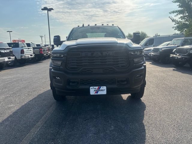 Used 2026 RAM 5500 Tradesman AWD/4WD image 3