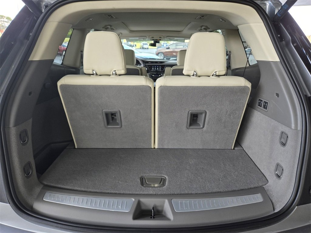 Used 2025 Cadillac XT6 Premium Luxury image 20