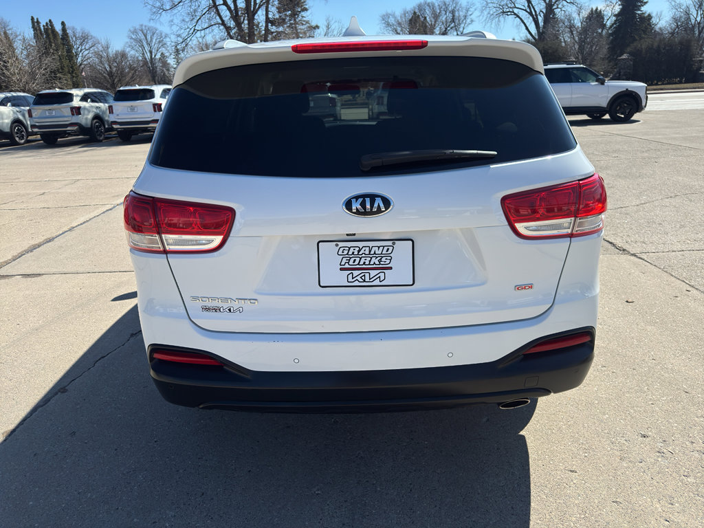 Used 2016 Kia Sorento LX w/ LX Convenience Package image 6