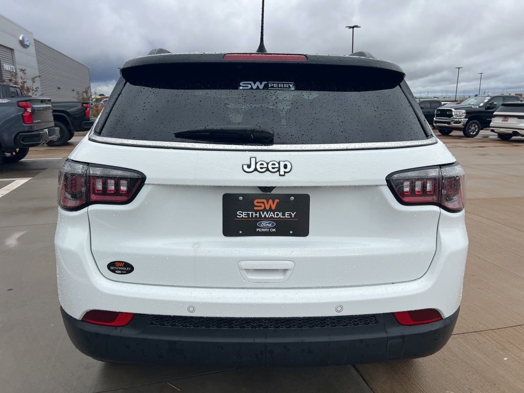 Used 2025 Jeep Compass Limited image 4