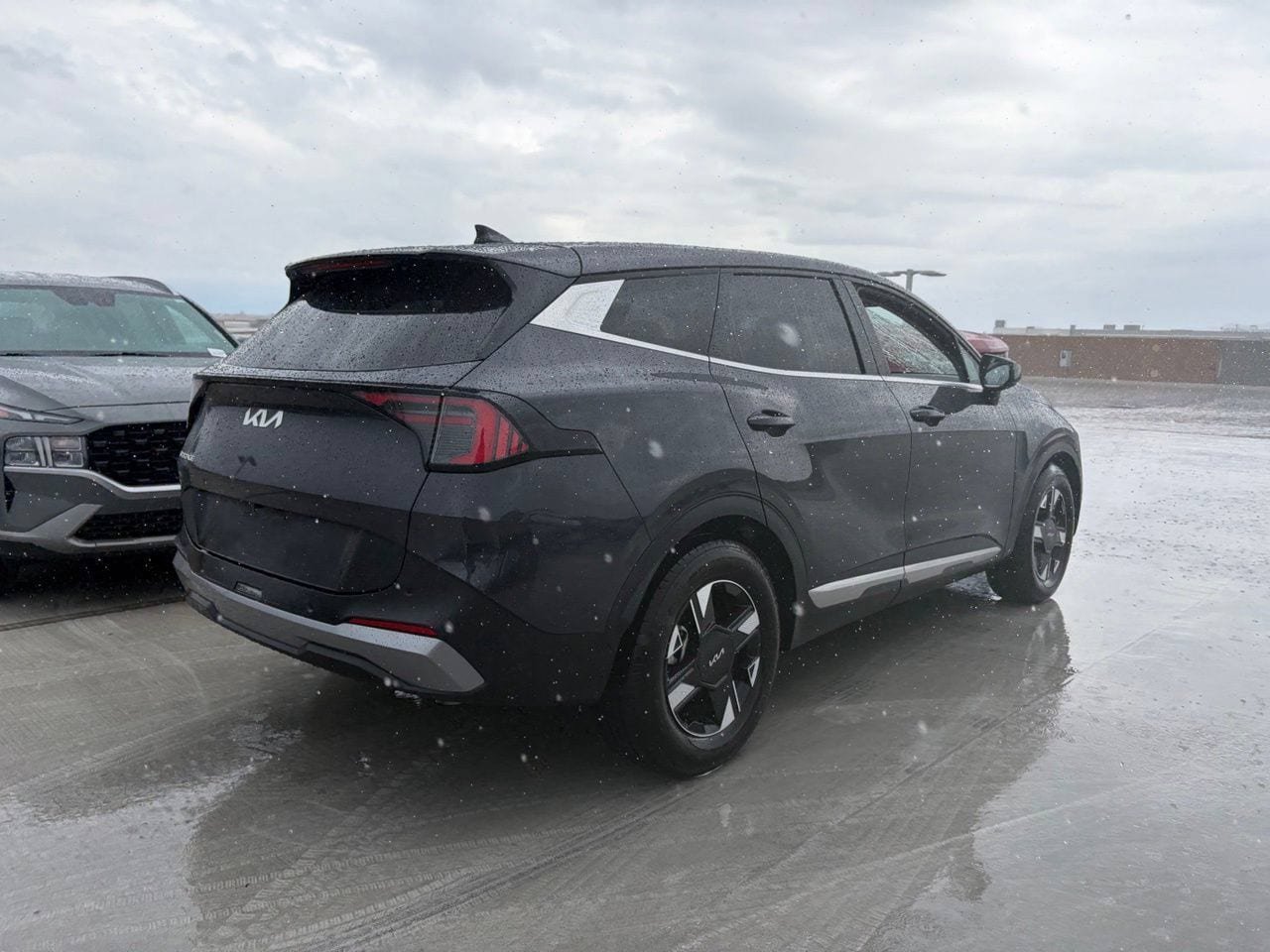 Used 2026 Kia Sportage LX FWD image 2
