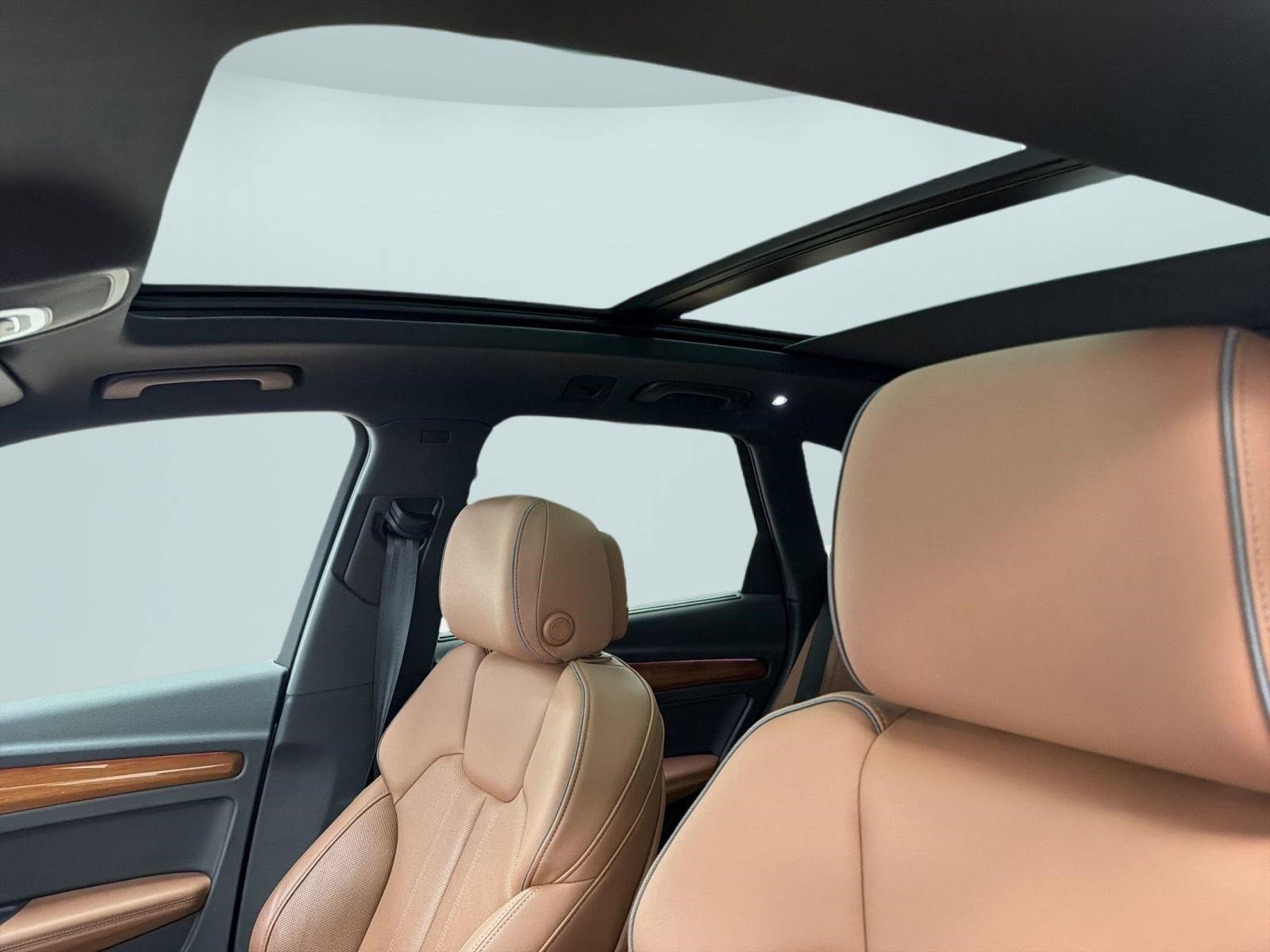 Used 2021 Audi Q5 Prestige w/ Prestige Package image 12