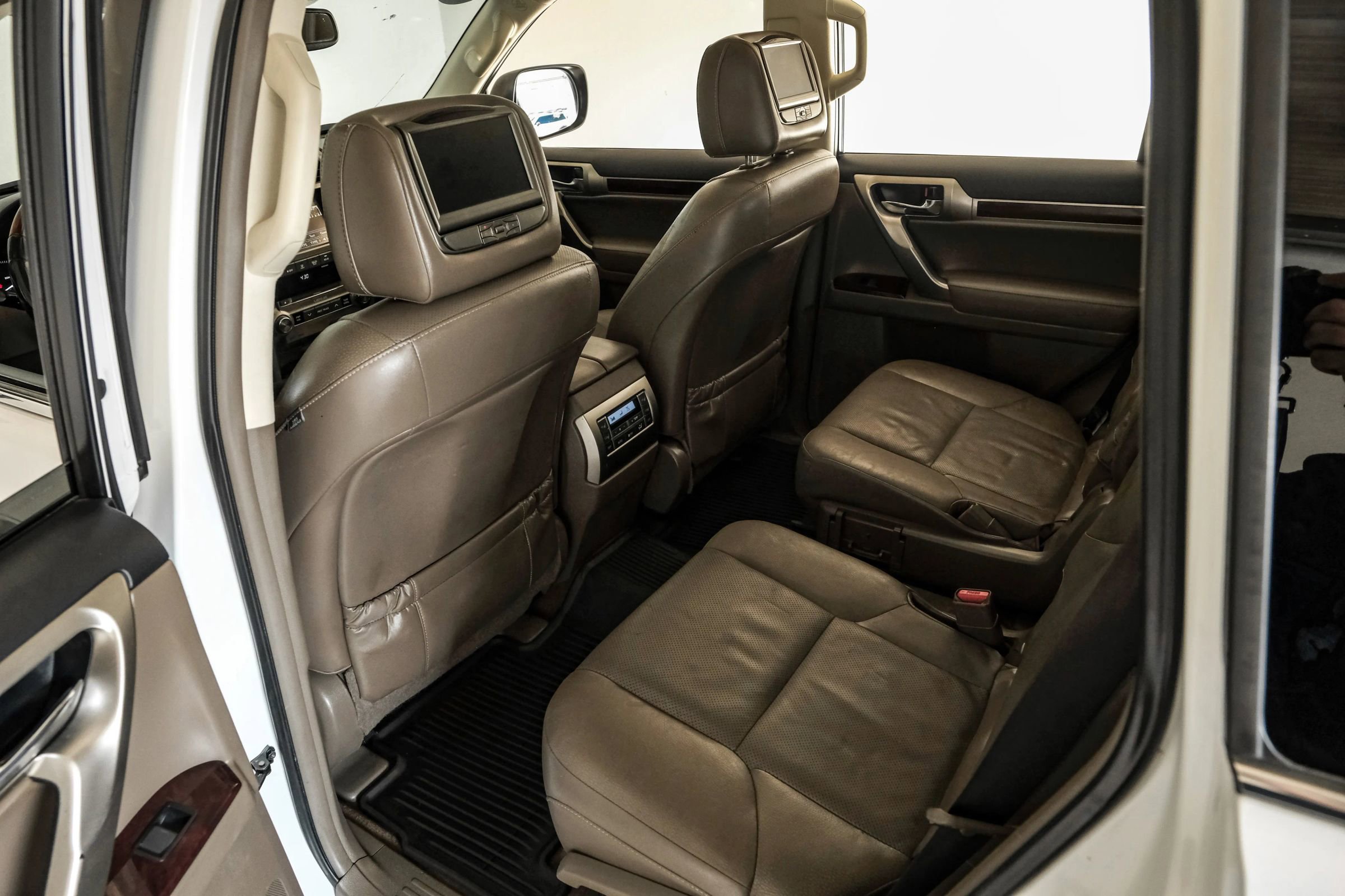 Used 2017 Lexus GX 460 image 43