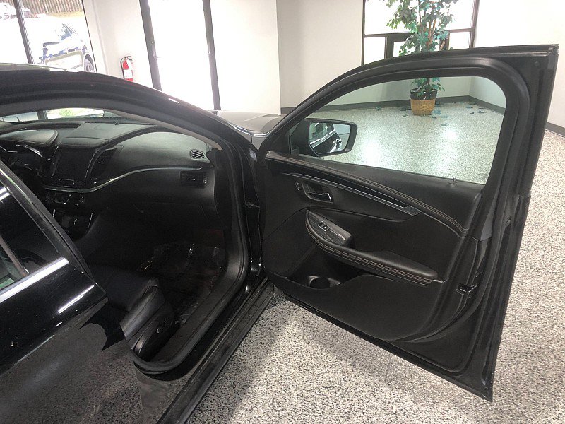 Used 2017 Chevrolet Impala LT FWD image 17