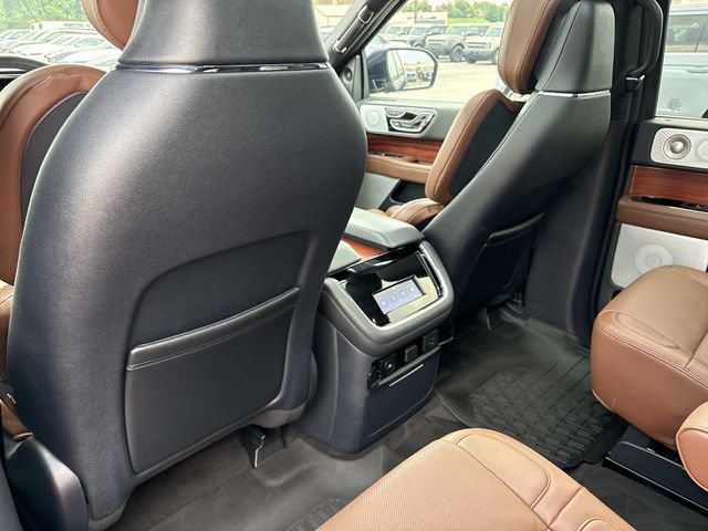 Certified 2024 Lincoln Navigator Reserve AWD/4WD image 17