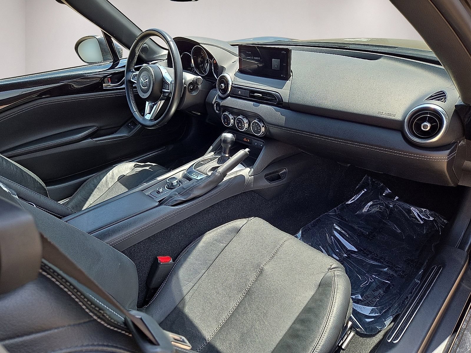 Used 2025 MAZDA MX-5 Miata RF Grand Touring RWD image 17