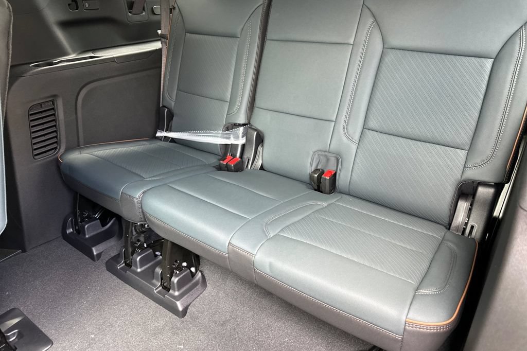 New 2026 GMC Yukon XL AT4 w/ AT4 Premium Plus Package AWD/4WD image 16