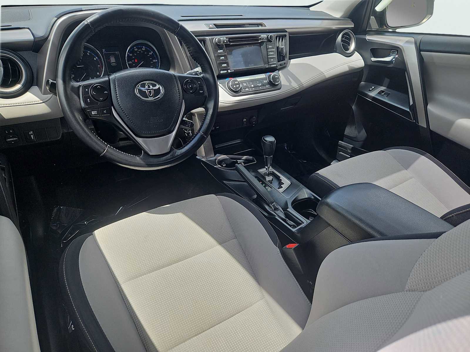 Used 2016 Toyota RAV4 XLE AWD/4WD image 11