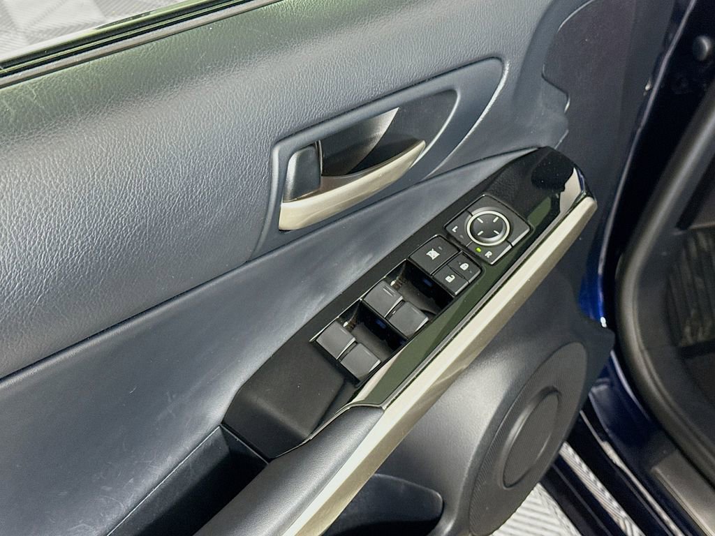 Used 2017 Lexus IS 200t RWD image 17