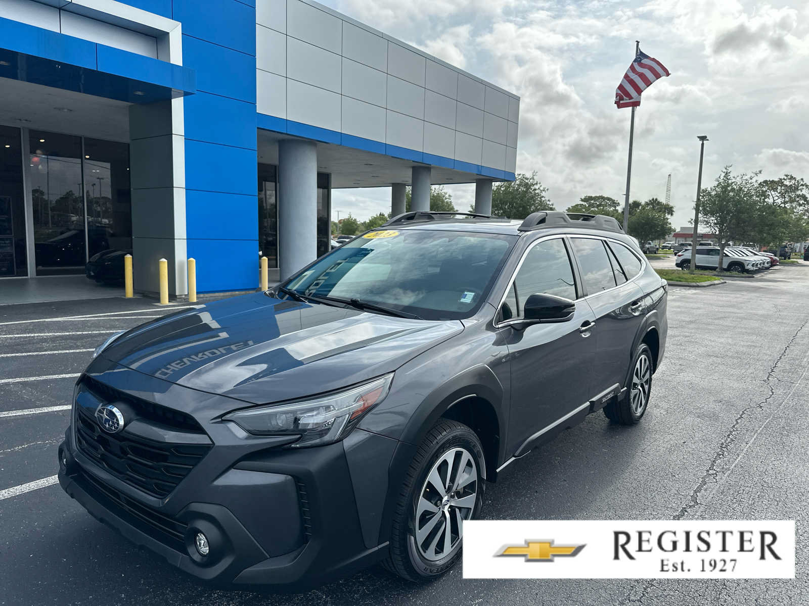 Used 2023 Subaru Outback Premium AWD/4WD image 1