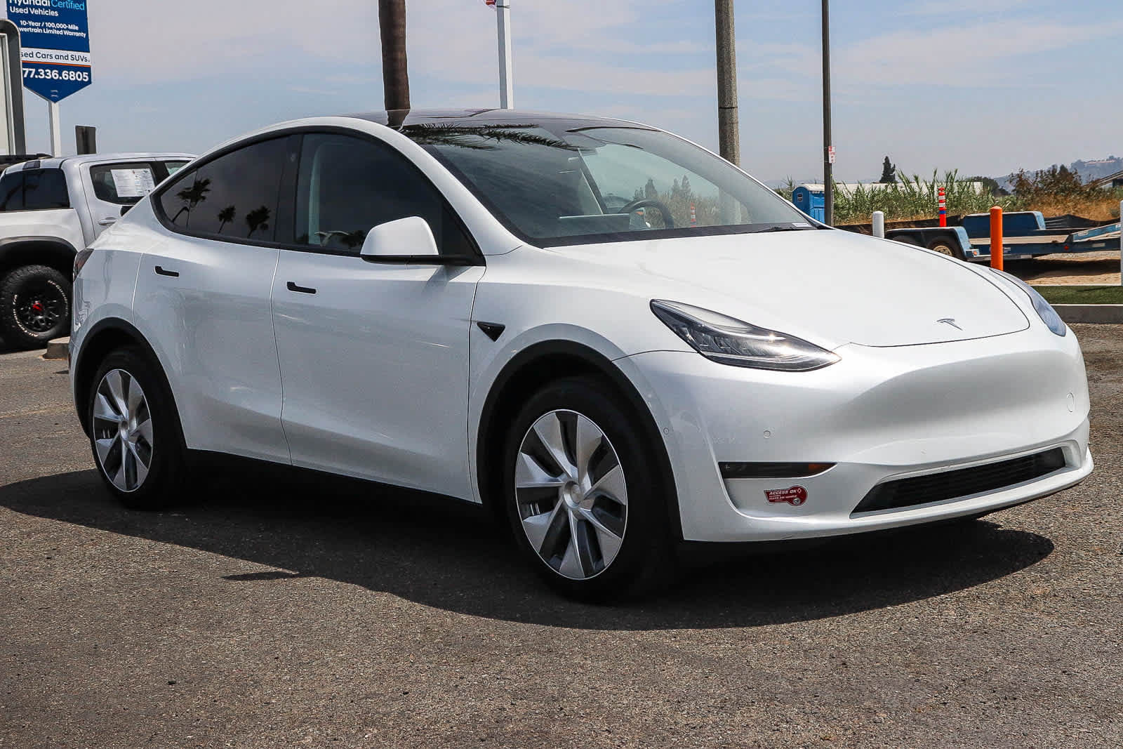 Used 2022 Tesla Model Y Long Range AWD/4WD image 3