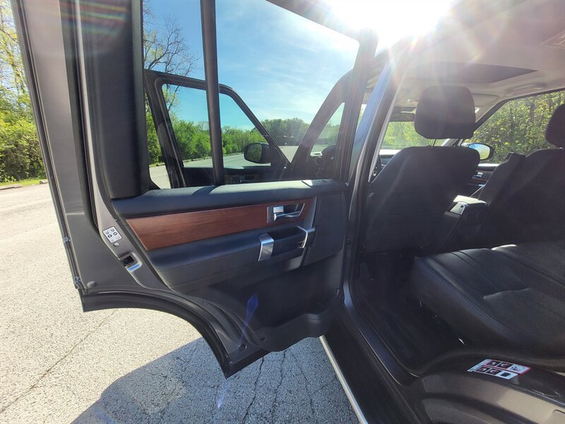 Used 2016 Land Rover LR4 HSE AWD/4WD image 29