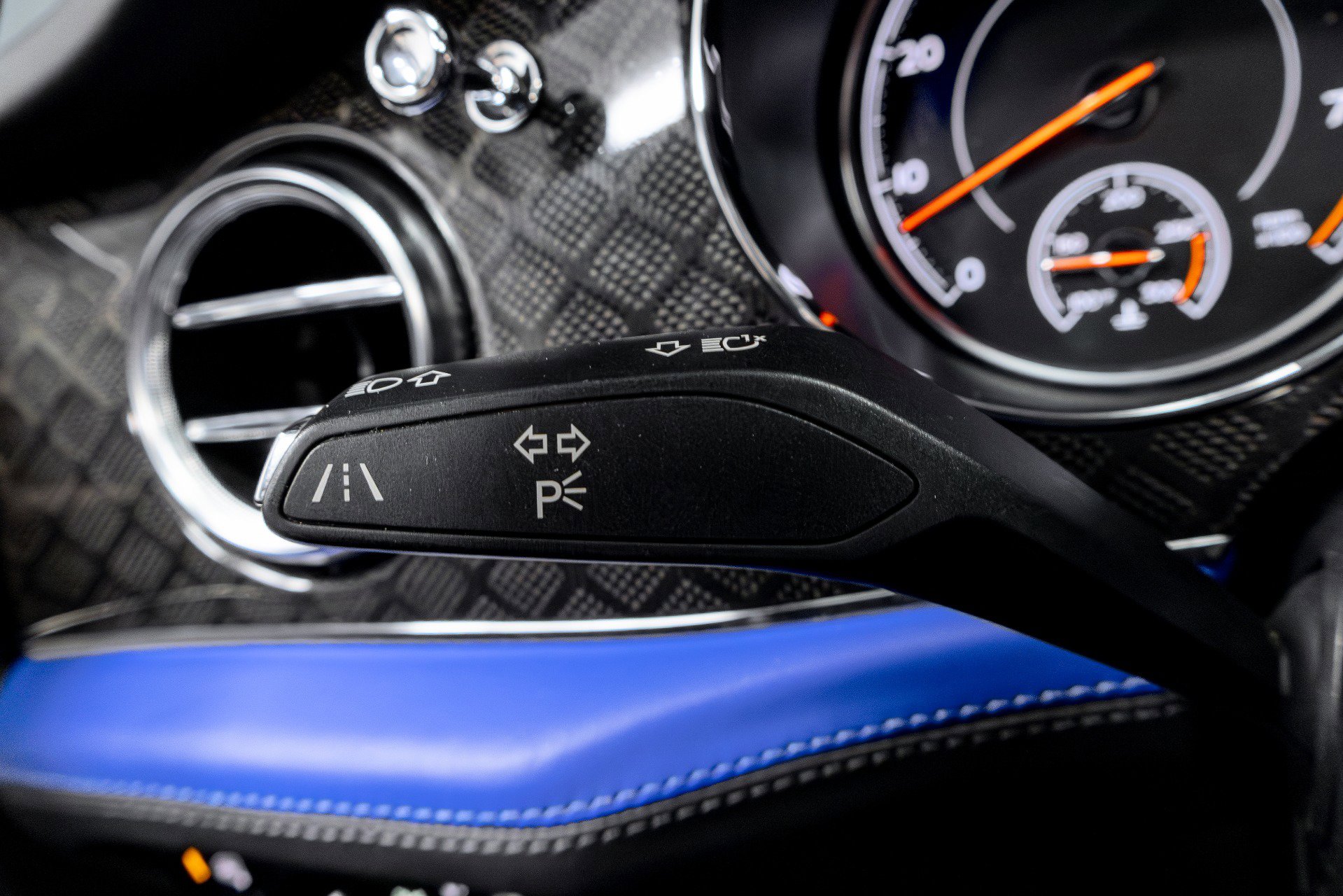 Used 2020 Bentley Bentayga Design Series image 53