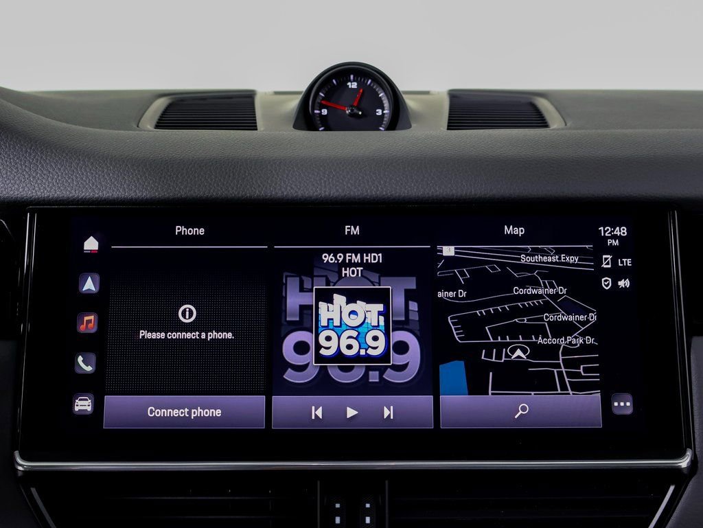 Certified 2023 Porsche Cayenne Coupe image 12