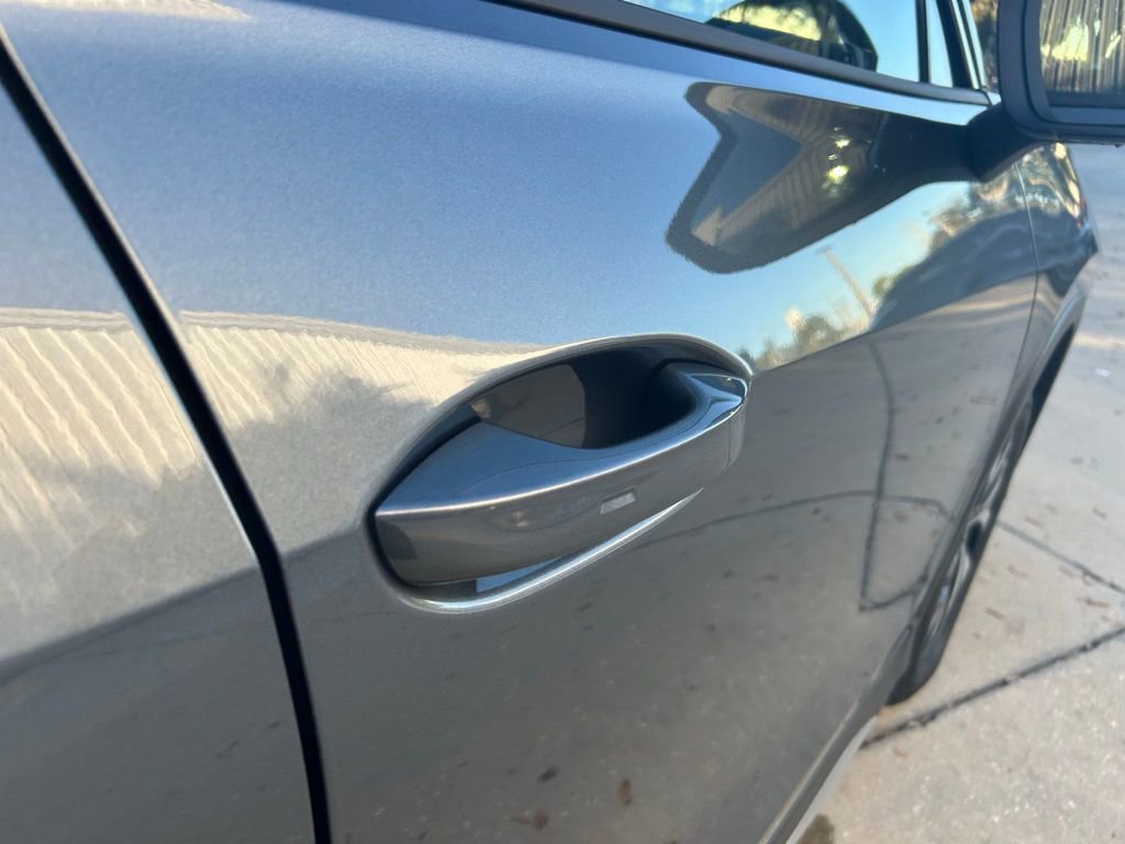 Used 2025 Volkswagen Tiguan S image 33