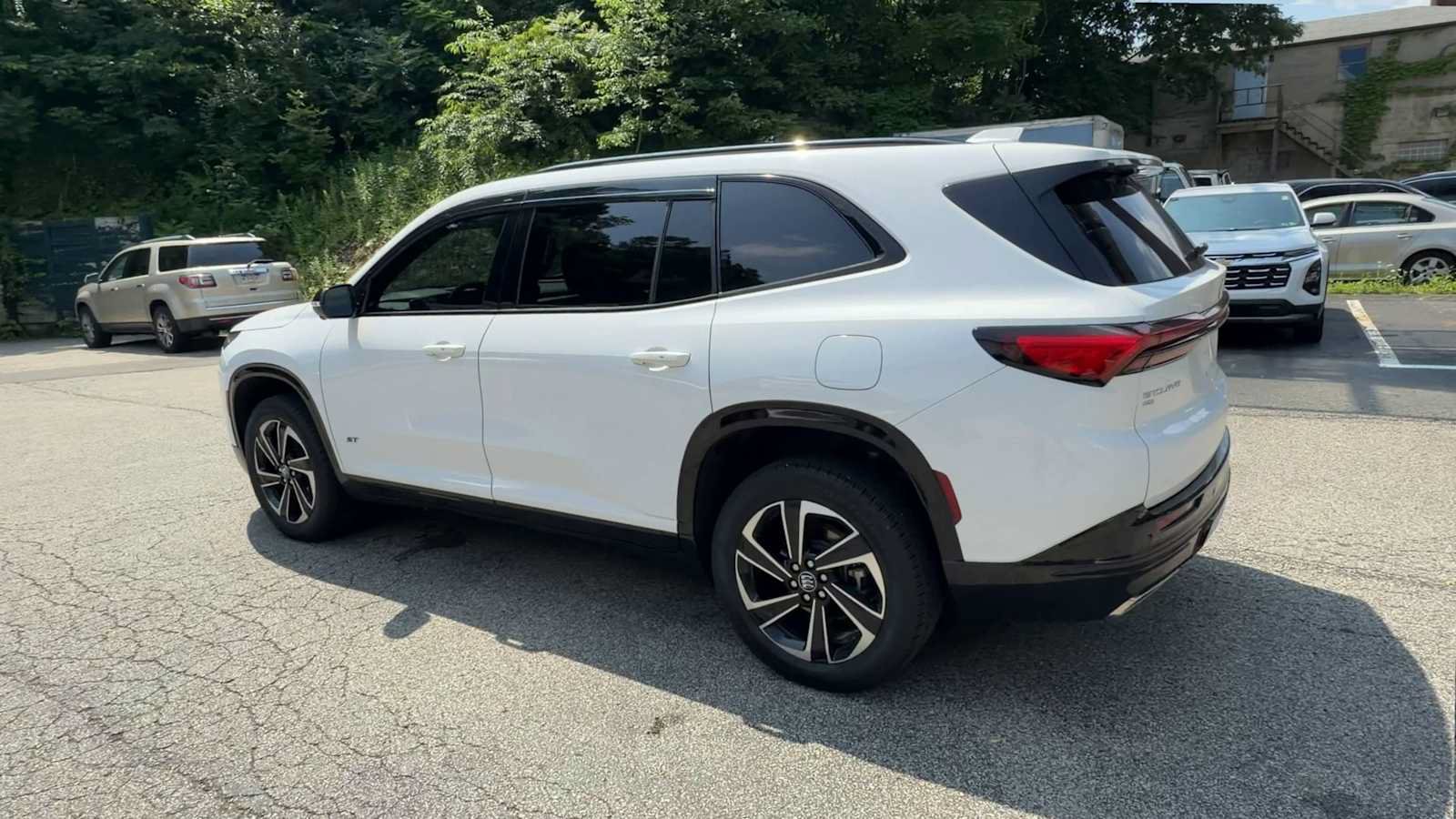 Certified 2026 Buick Enclave Sport Touring w/ Power Package AWD/4WD image 6