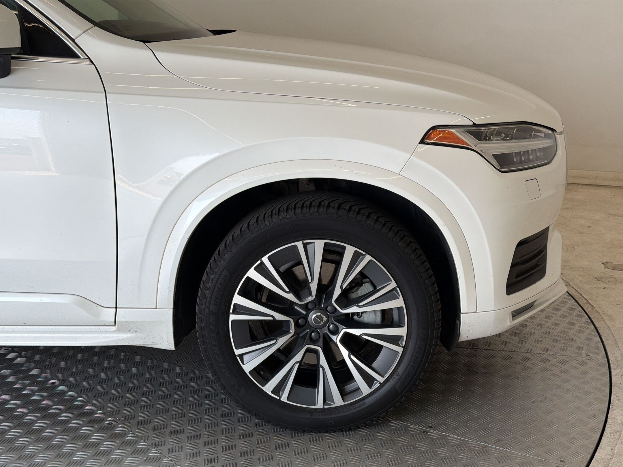 Used 2021 Volvo XC90 T6 Momentum AWD/4WD image 13