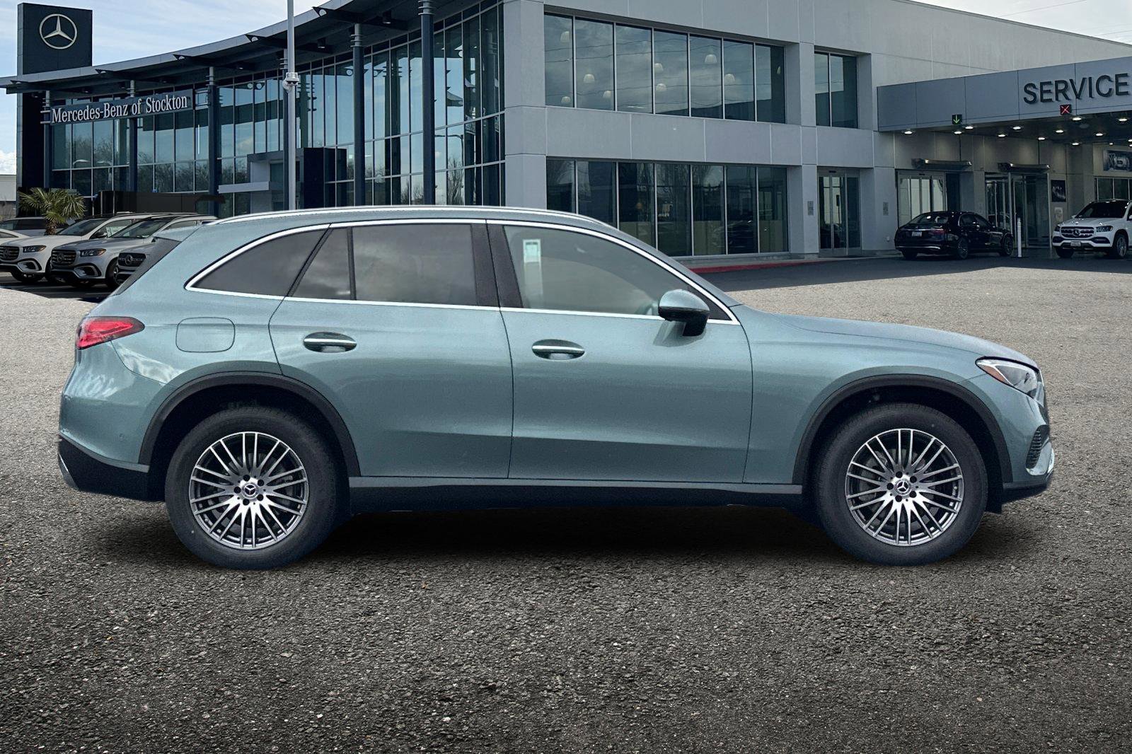 New 2026 Mercedes-Benz GLC 300 4MATIC image 3