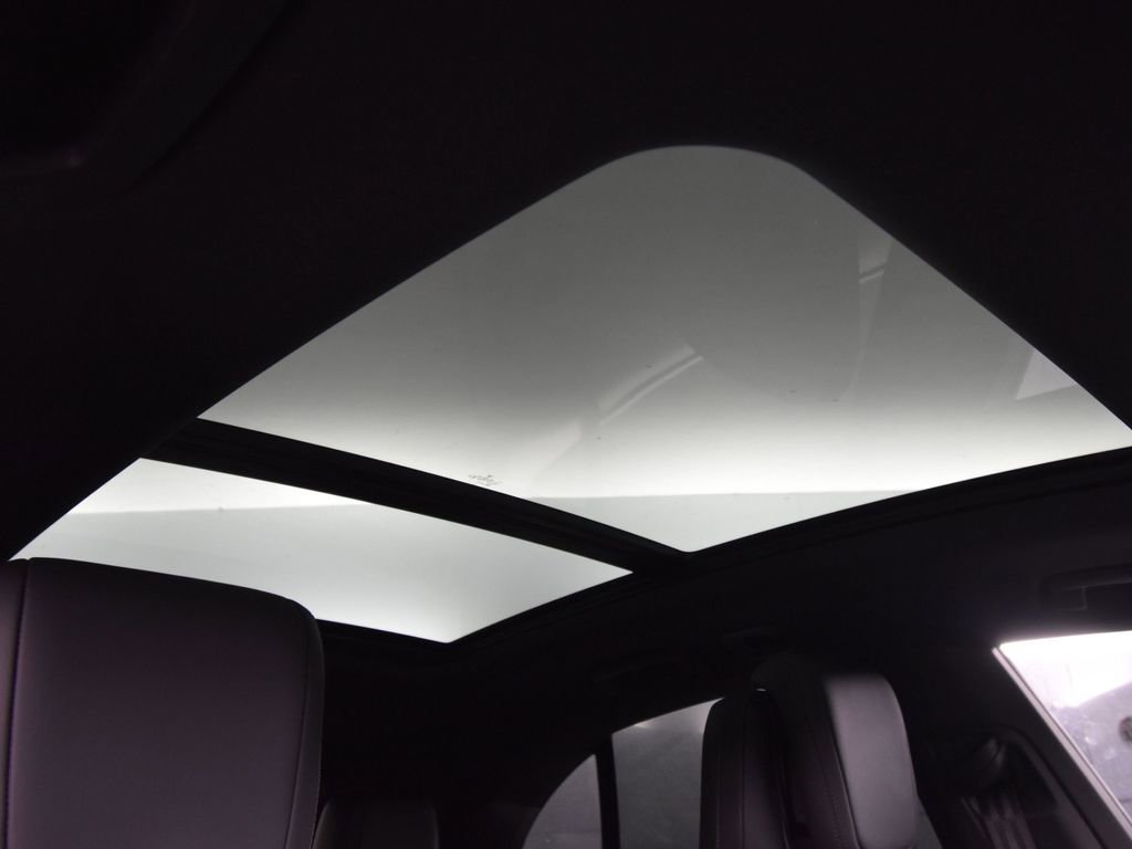 Used 2024 Porsche Macan 4 Electric image 18