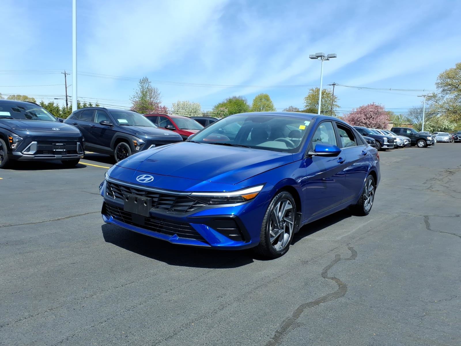 Used 2024 Hyundai Elantra SEL w/ Convenience Package FWD image 1