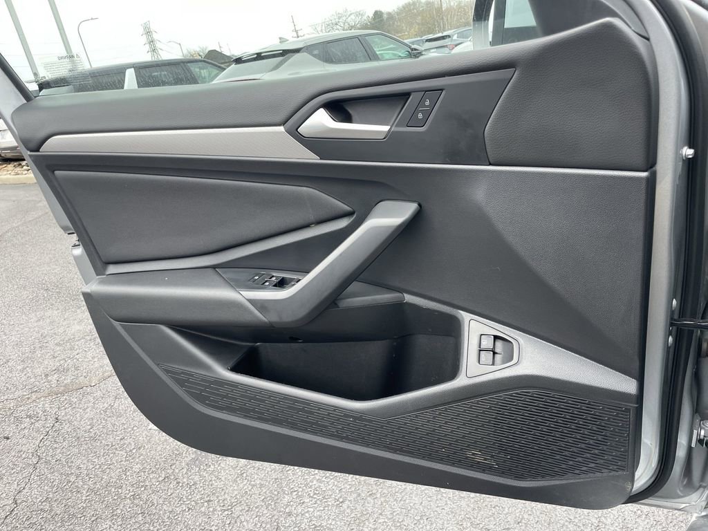 Certified 2021 Volkswagen Jetta SE image 18