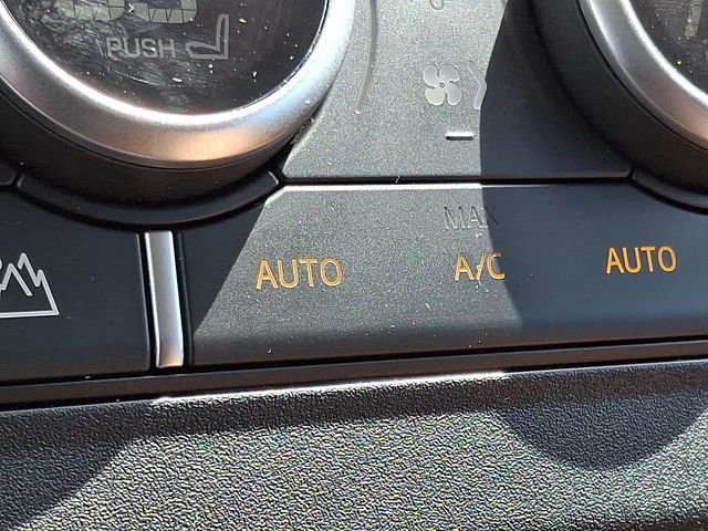 Used 2024 Land Rover Defender 90 X-Dynamic SE AWD/4WD image 24