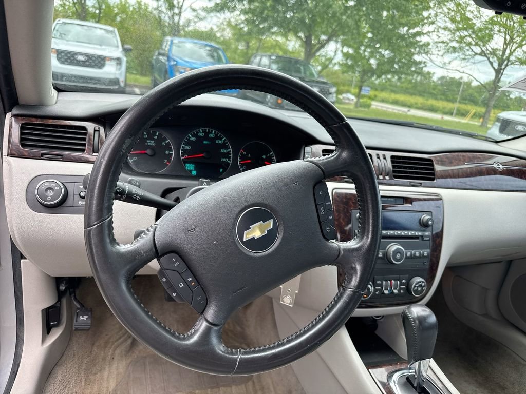 Used 2012 Chevrolet Impala LTZ FWD image 11