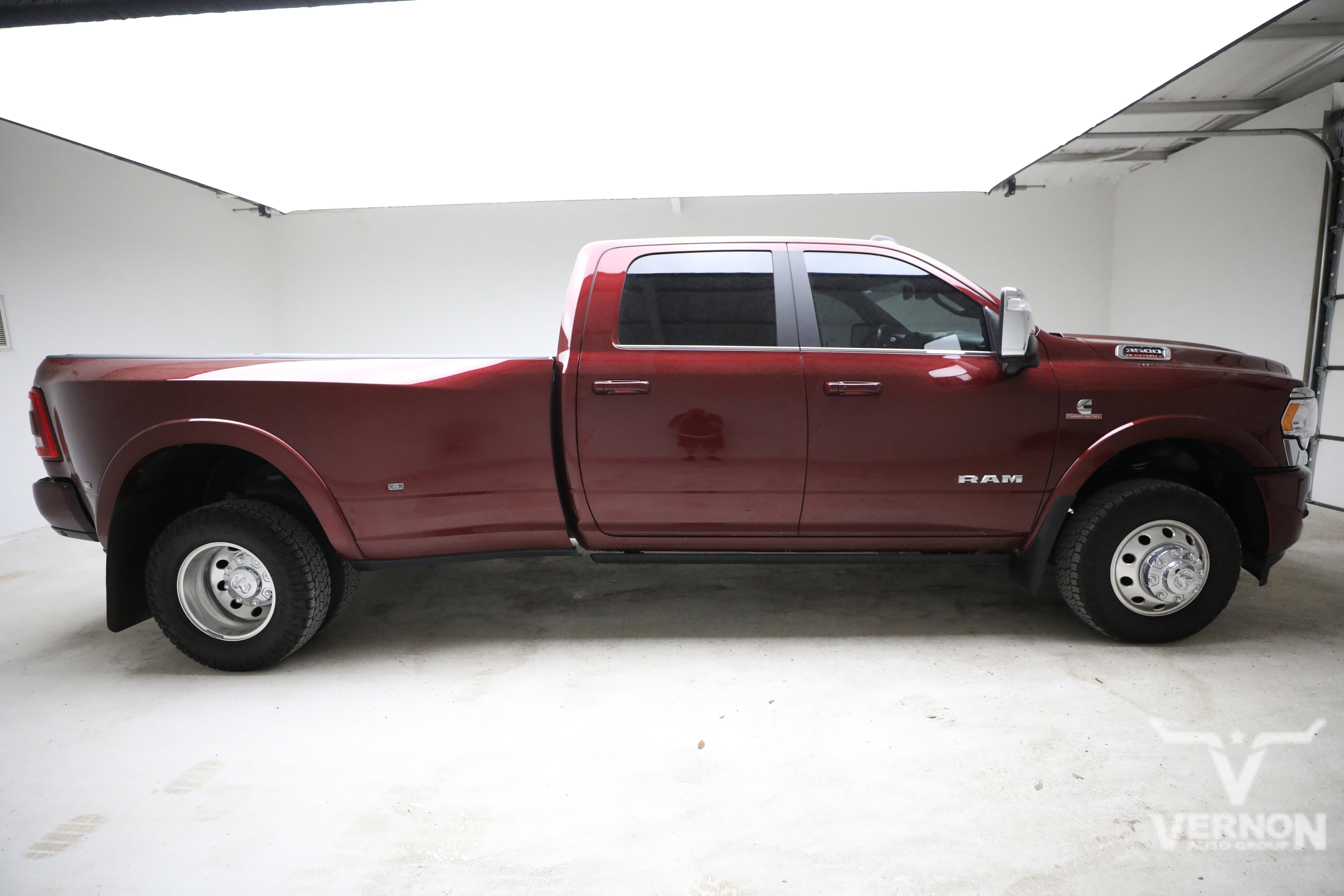 Used 2024 RAM 3500 Limited w/ Towing Technology Group AWD/4WD image 5