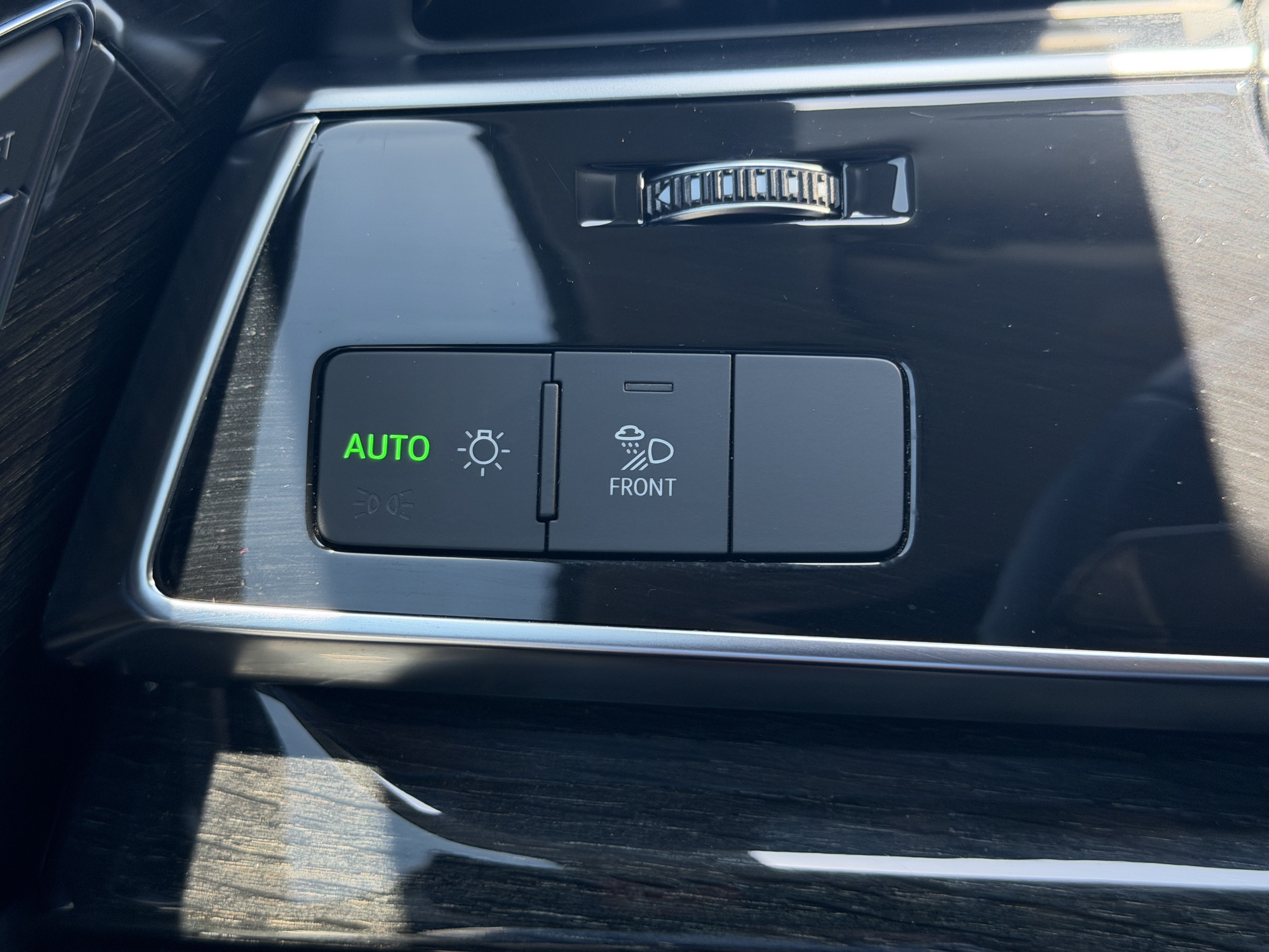 Used 2019 Audi Q8 Premium Plus AWD/4WD image 32