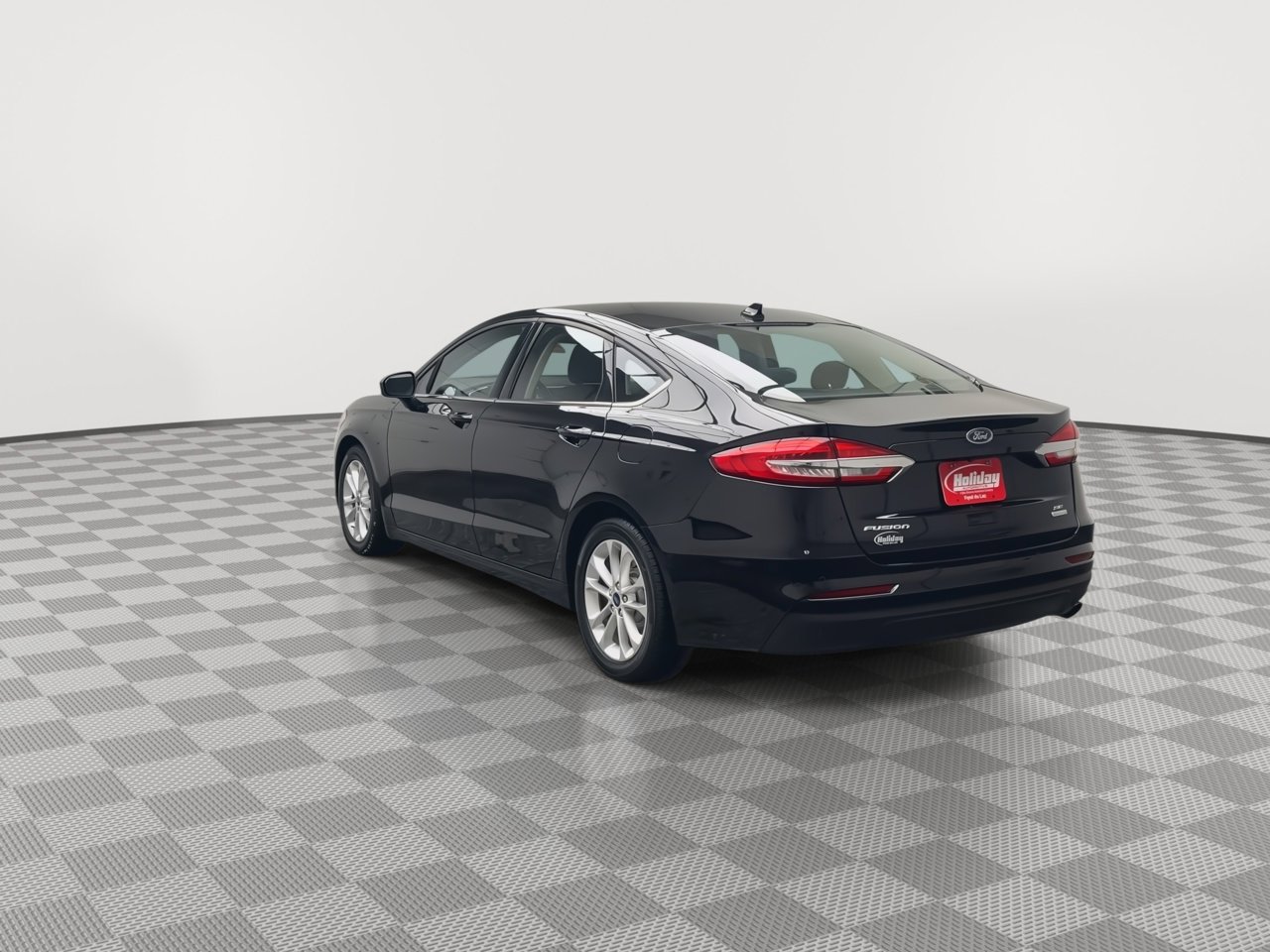 Used 2019 Ford Fusion SE image 2
