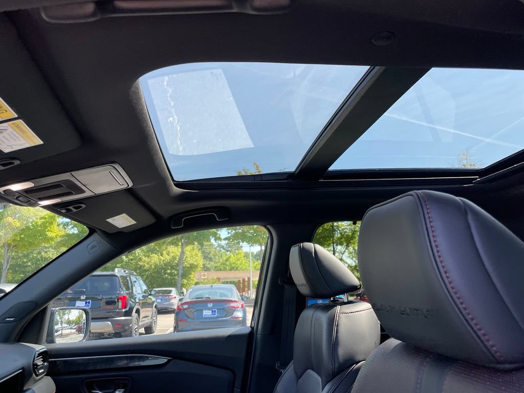 Certified 2025 Honda Pilot Black Edition image 29