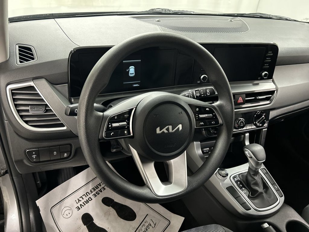 Used 2025 Kia Seltos LX AWD/4WD image 4
