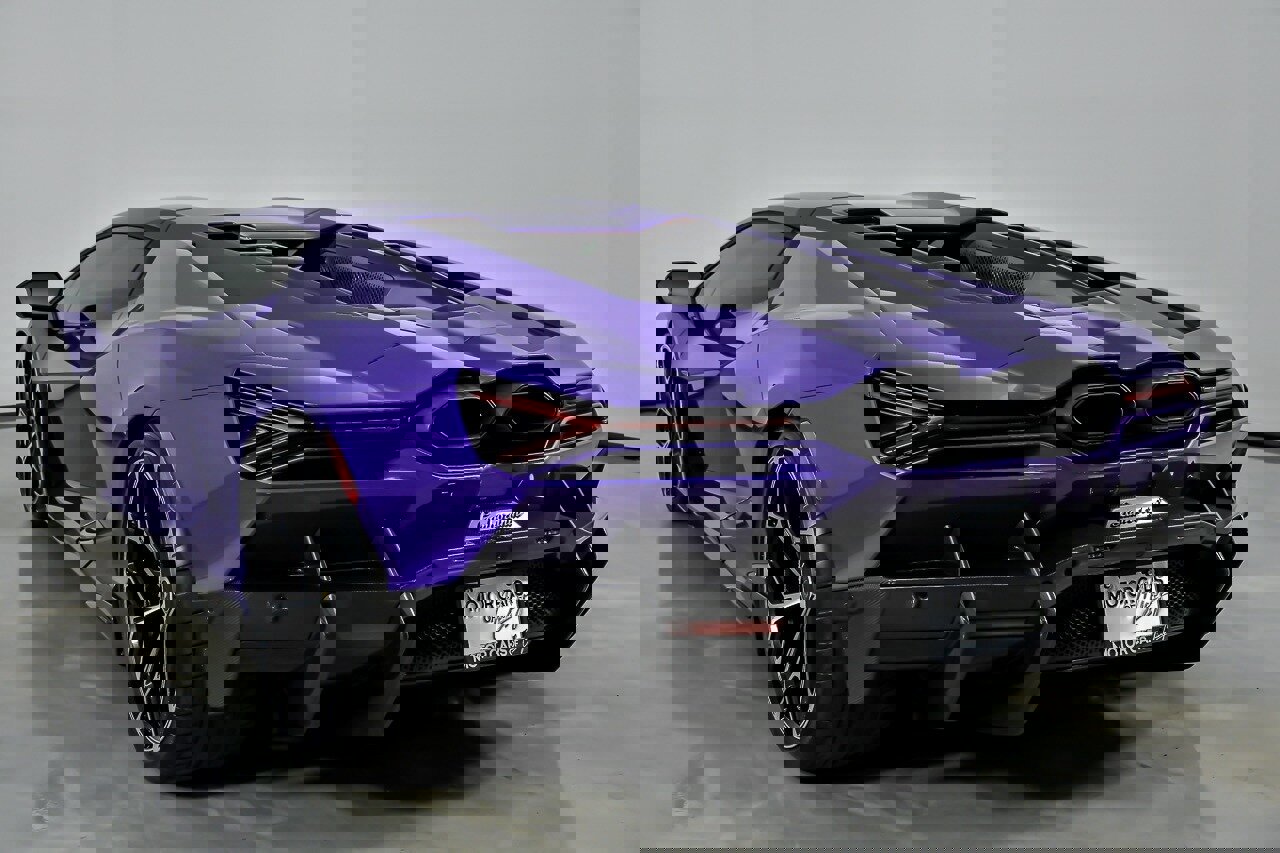 Used 2024 Lamborghini Revuelto image 13