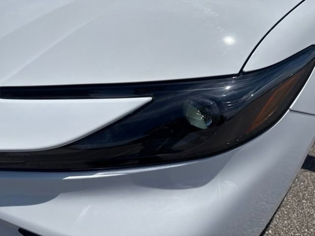 Used 2025 Toyota Camry SE w/ Multimedia Upgrade Package FWD image 9