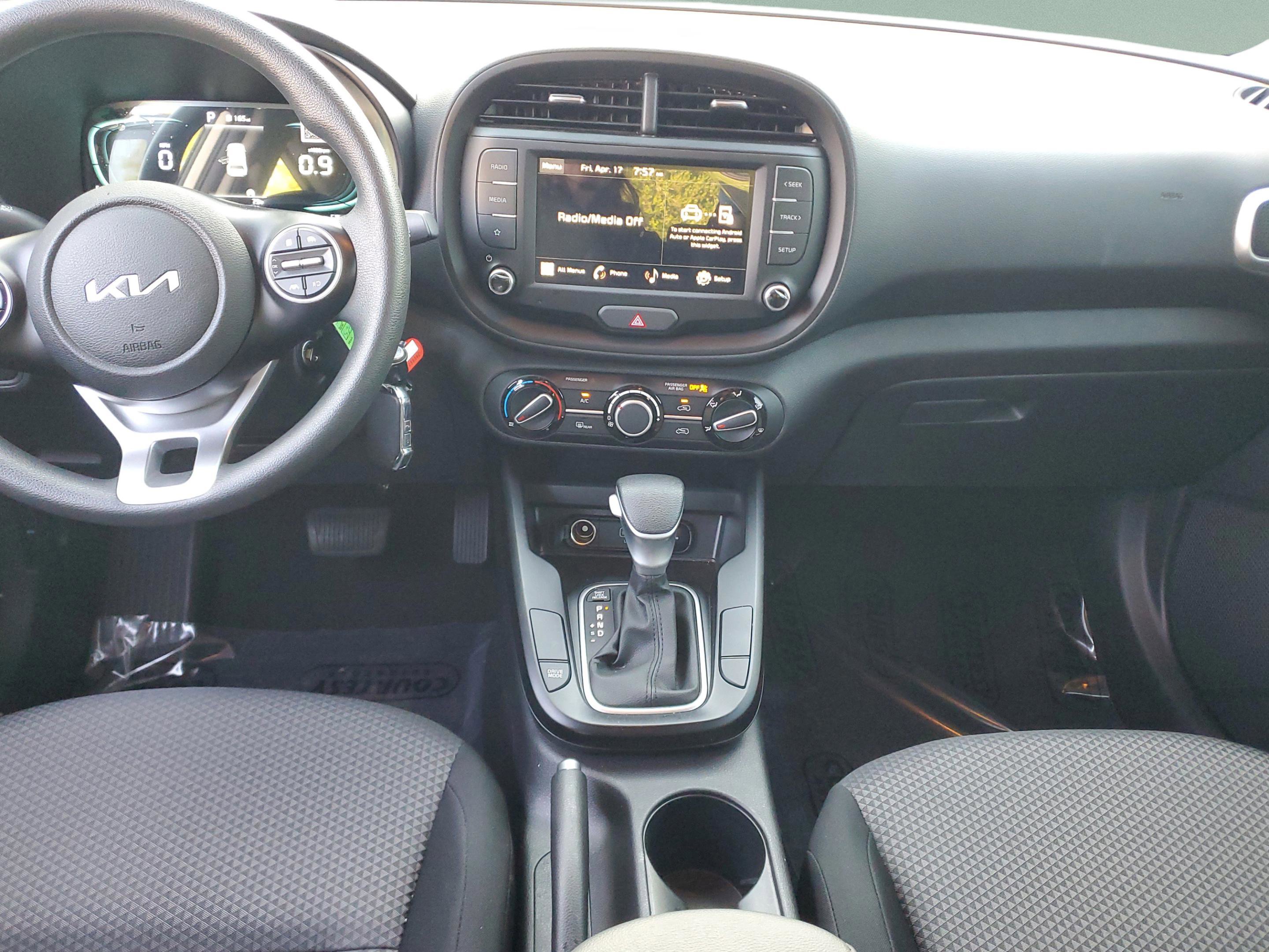 Certified 2025 Kia Soul LX w/ LX Technology Package image 10