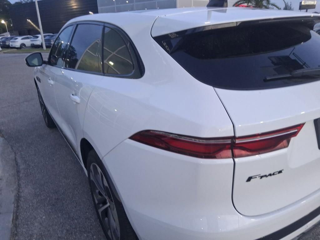 Used 2023 Jaguar F-PACE R-Dynamic S image 10