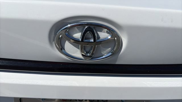 Used 2023 Toyota Corolla LE w/ LE Convenience Package FWD image 29