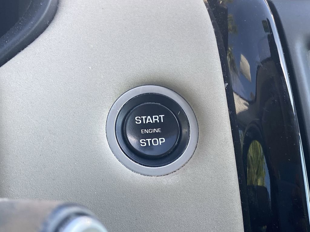 Used 2018 Land Rover Discovery SE AWD/4WD image 14