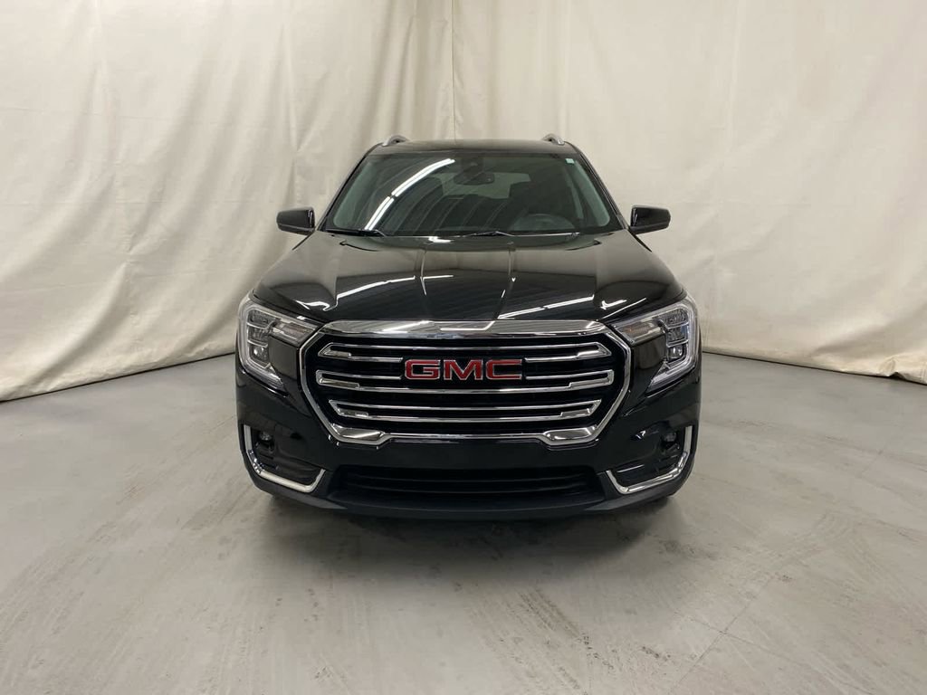 Used 2024 GMC Terrain SLT image 3