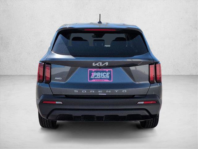 Used 2022 Kia Sorento LX image 7